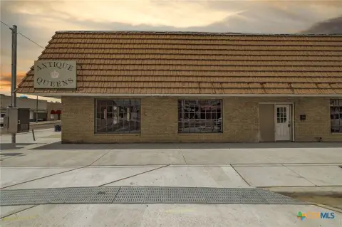 Rockdale Commercial Space For Sale