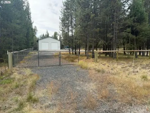 Shop on Fenced Lot