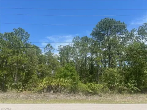 Land in Golden Gate Estates