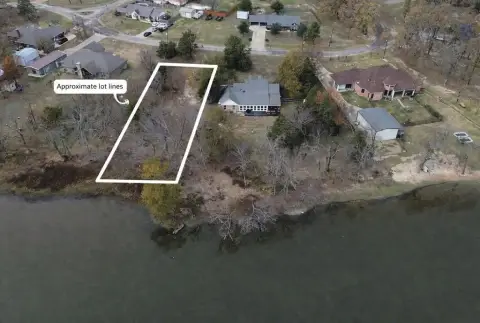 Unimproved Lot in Lakeside Community