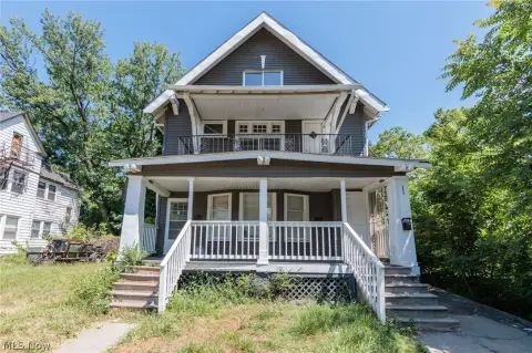Legal Triplex on Corner Lot