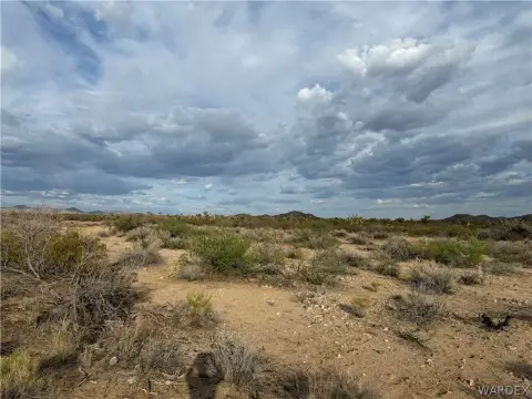 Land in Yucca, Arizona