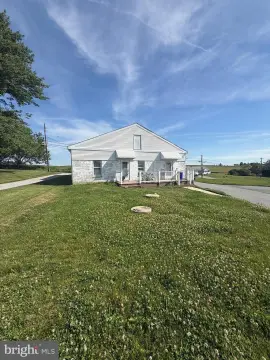 Single-Story Duplex with Two Entrances