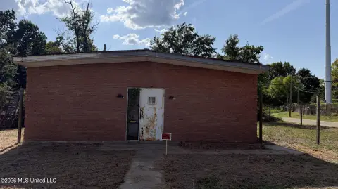 Corner-Lot Auto Shop