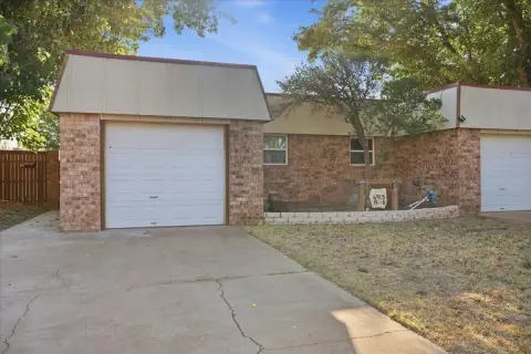 Two-Unit Duplex Near Texas Tech