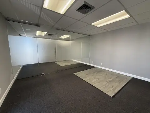 Hollywood Office Suite For Rent