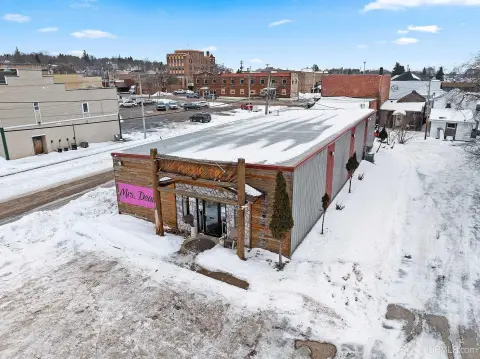 Versatile Commercial Building on Corner Lot