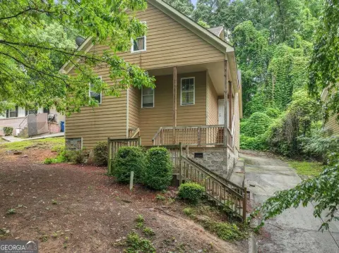 Duplex with Two 4BR Units