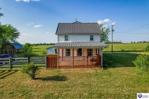Sonora Farmhouse with Classic Appeal