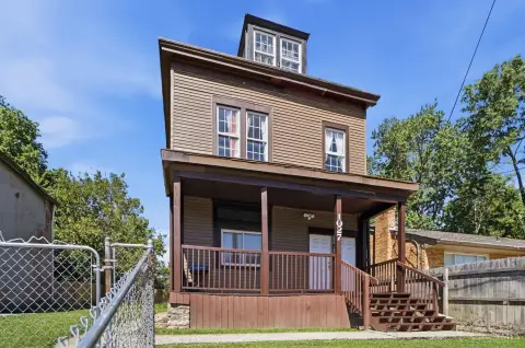 Owner-Occupant Duplex with Income