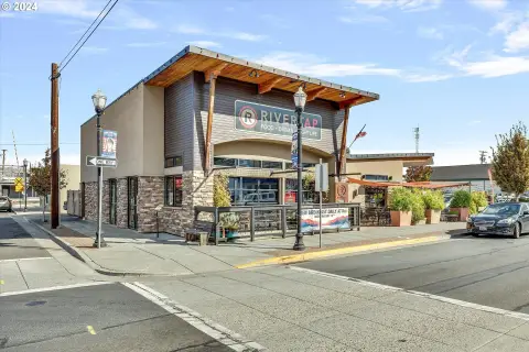 Freestanding Restaurant and Pub
