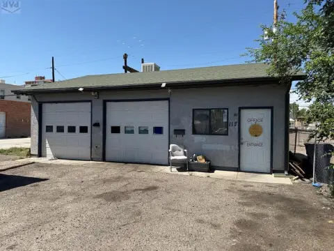 Commercial Garage in Pueblo, Colorado