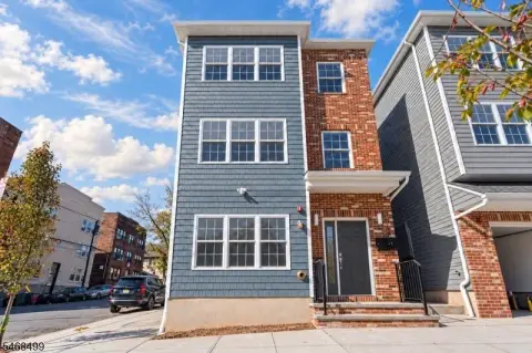 3-Unit Residential Triplex