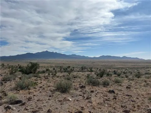 Kingman Land with Mountain Views