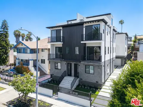 Modern 4-Unit Quadplex
