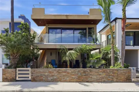 Contemporary Residential Income Property
