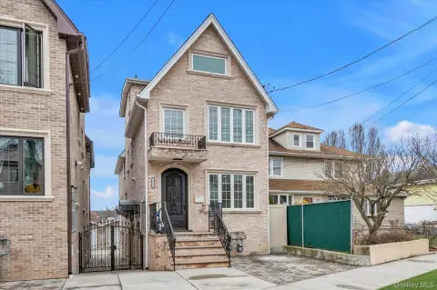 College Point Multifamily Modern Construction