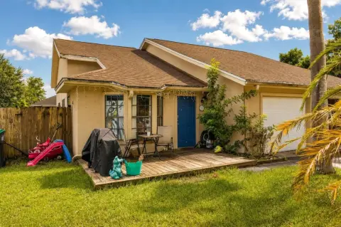 Updated Duplex Unit with Fenced Yard