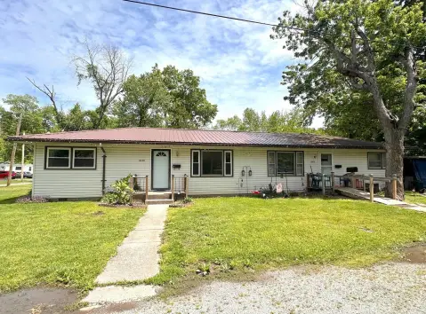 Murphysboro Duplex with Income Potential