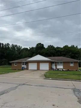Two-Unit Ranch Duplex with Garage