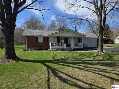 Elizabethtown Ranch Home on Acreage