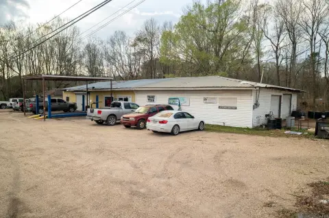Two-Building Auto Shop Property
