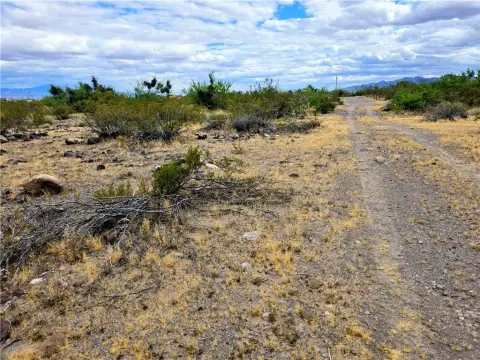 Land in Golden Valley, AZ