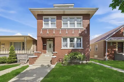 Two-Unit Building in Chicago