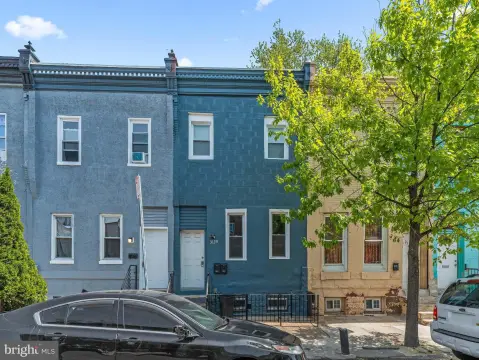 Philadelphia Duplex with Income Potential
