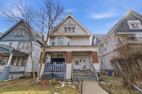 Milwaukee Duplex Near Washington Park
