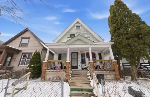 Milwaukee Duplex with Income Potential