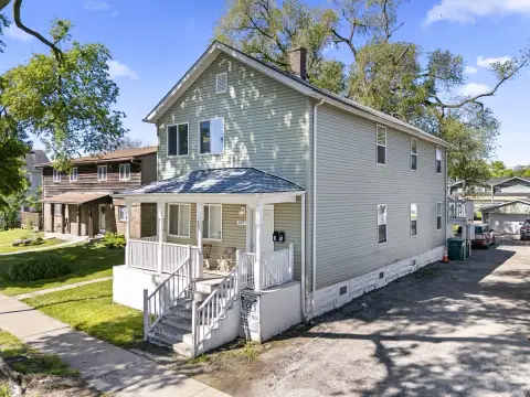 Renovated Duplex in Joliet