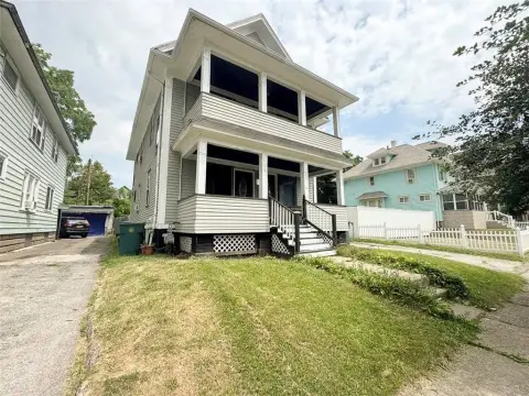 Rochester Duplex: Income Potential