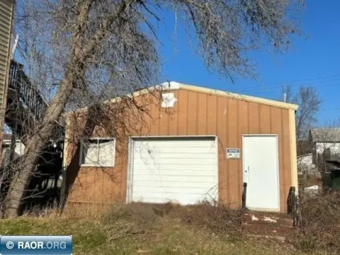 Commercial Garage in Nashwauk, MN