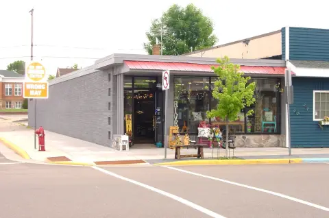 Corner Retail or Salon Flex Building