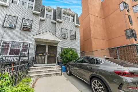 Bronx Duplex with Backyard
