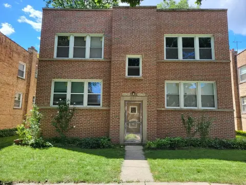 Chicago Multifamily Building on Golf Course