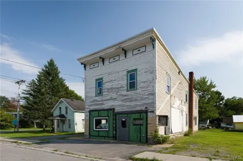 Historic Flex Space with High Ceilings