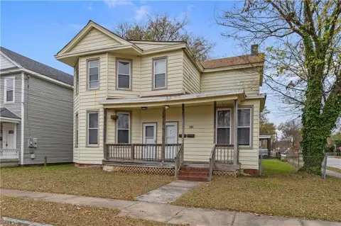 Over-Under Duplex with Two Vacant Units
