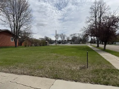 Residential Corner Lot in Aberdeen