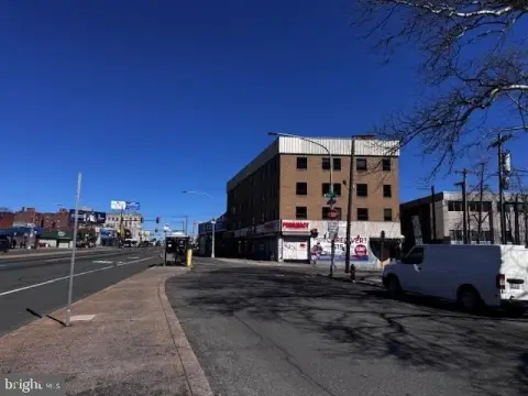 Prime Broad Street Commercial Opportunity