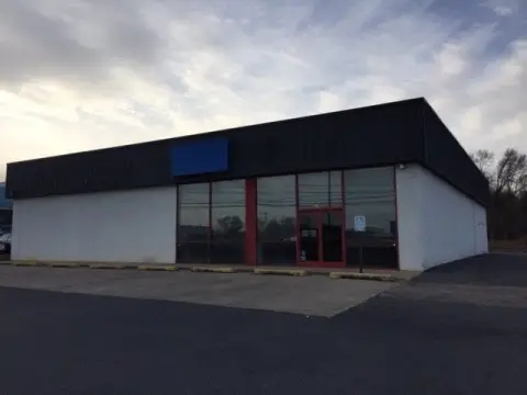 Endcap Retail Space