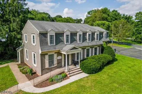 Leased Commercial Building in Clinton, NJ