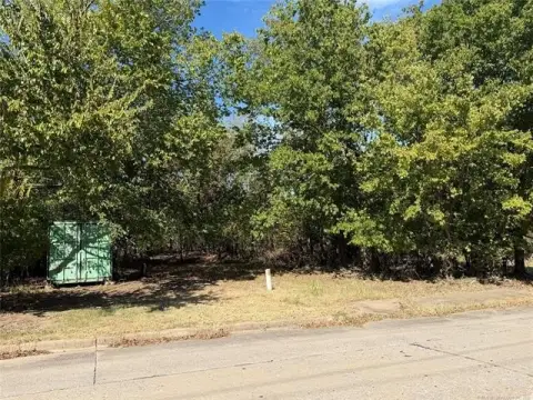 Vacant Commercial Land Parcel