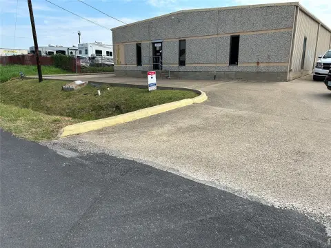 Flex Space with Fenced Yard
