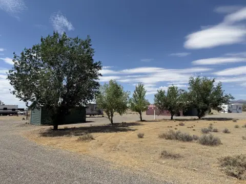 4-Spot RV Park with Utilities