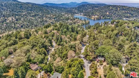 Land in Crestline, California