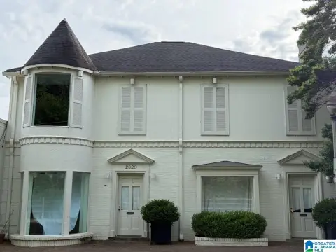 Mixed-Use Retail in Mountain Brook