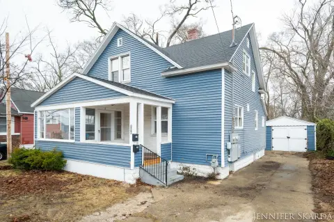 Muskegon Duplex: Investment Opportunity