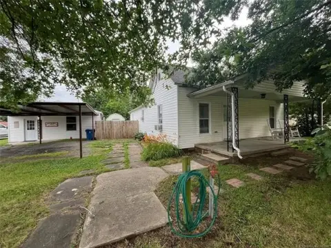 Mixed-Use Property With Commercial Building